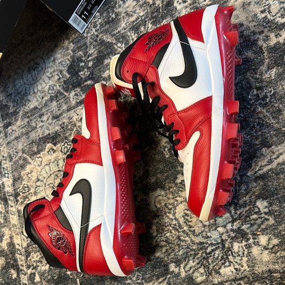 Jordan 1 retro baseball cleats - Red and White - Picture 4 of 11